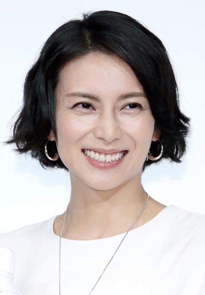 柴咲コウとのツーショットに鈴木保奈美「ちょっと似てるって言われていて、うれし」“完璧な”親子役にフォロワー賛同：中日スポーツ・東京中日スポーツ