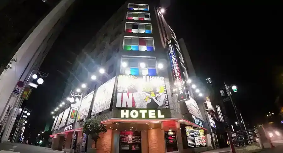 新宿のホテル HOTEL COLORFUL P&A