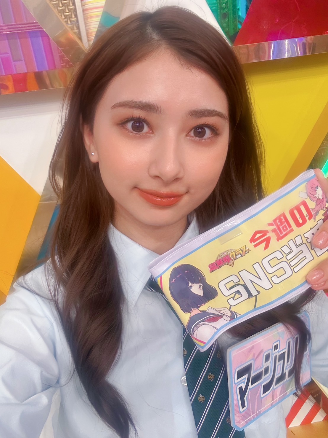 超無敵クラス」で話題となった指原莉乃の美脚ふくらはぎ : SNH48SPARKS