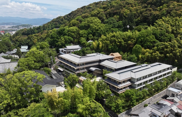 京都の聖域に泊まる贅沢！ 温泉、能舞台、スパ、建築……バンヤンツリー・東山 京都で出会う非日常の感動（Pen