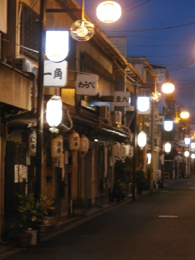 ビキニ美女だらけでまるで海水浴場！？ 祭りの夜の「飛田新地と松島新地」を歩く（FRIDAY） - Yahoo!ニュース