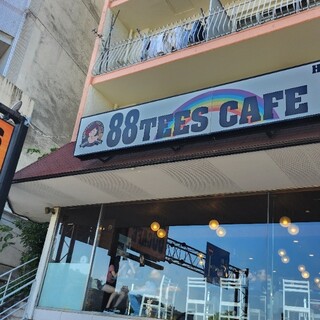 88tees CAFE（ヤヤカフェ）の店舗情報｜熱海のサンビーチでハワイの雰囲気を味わえます