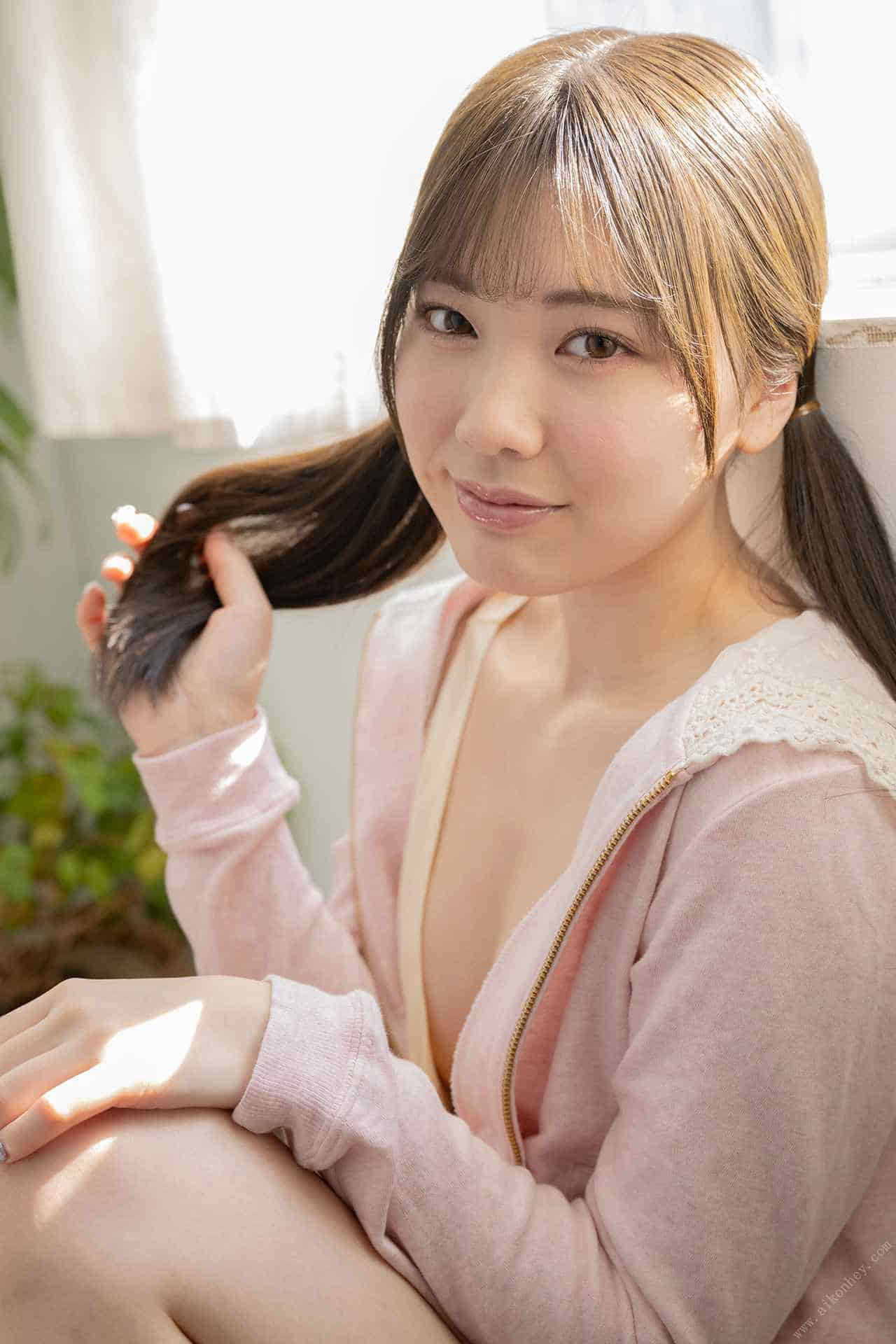 豊乳妻発情期 4 石川さん(27) 旦那とセックスレスな為、いつもエロい妄想をしてしまう欲求不満夫人