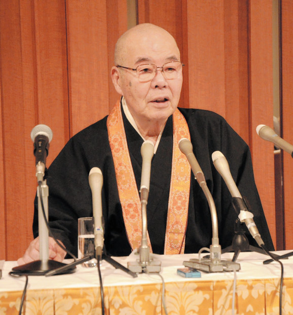 善光寺大勧進で新貫主お披露目 16年ぶり「晋山式」 -