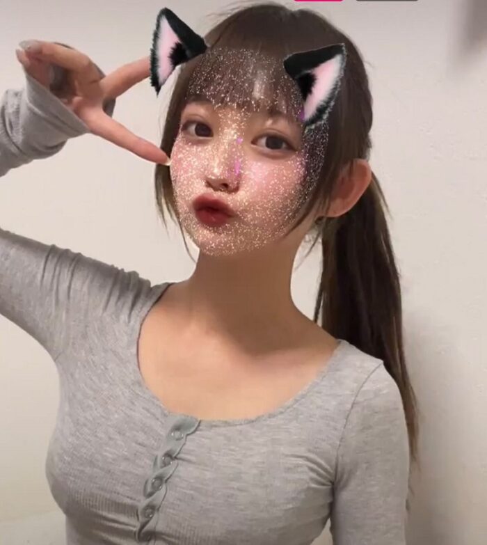 動ナビブログネオ » まいきち、初エロ写真集でグラビアおっぱい！SNS総フォロワー190万人超えtiktoker、お胸最高だわｗｗｗ