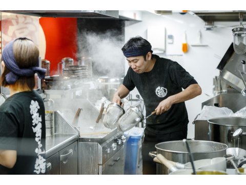 店舗紹介 | 横浜家系ラーメン大和家