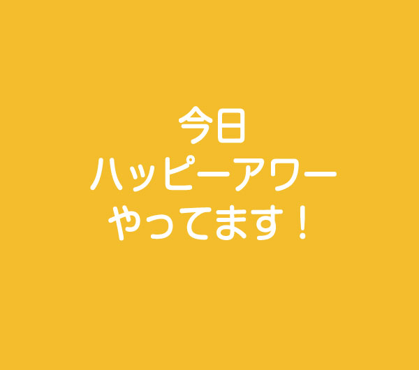 なごみちゃん、スタッフの手をがっちりホールドしてペロペロ💓, ., とっても甘えん坊さんです😌✨, ., 