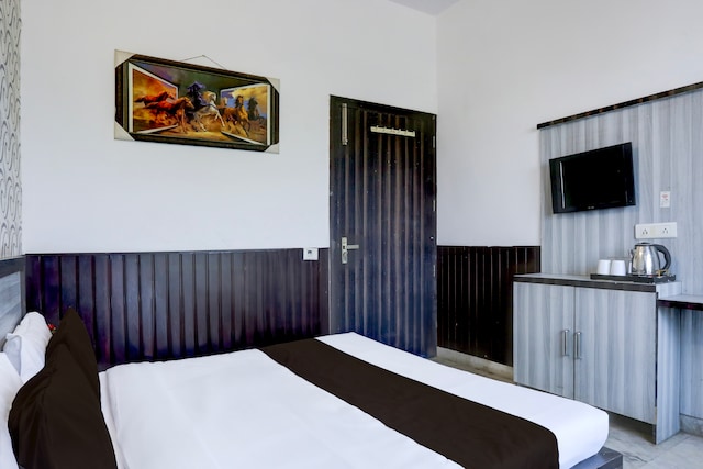 OYO 18872 Hotel Azad Reviews,