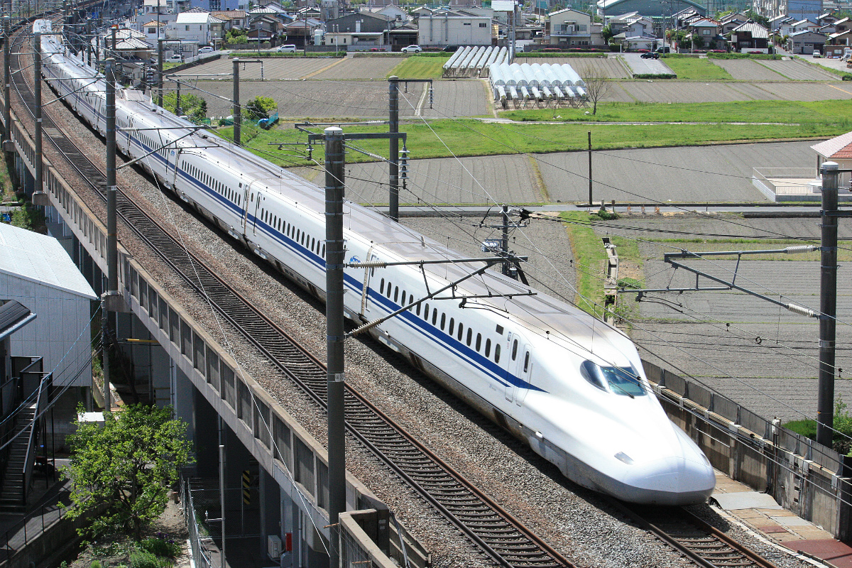 新幹線の台車亀裂トラブル、原因究明に向けて調査続行 のぞみ重大インシデント（上） - 日本経済新聞