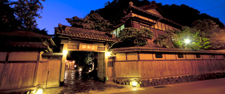 旅館 藤もと｜四季折々の渓流の絶景を愉しむ奥万願寺温泉の宿